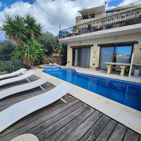 Sunny Gozo Getaway Pool & Easy Check-In Bed and Breakfast Ghajn il-Kbira  Buitenkant foto