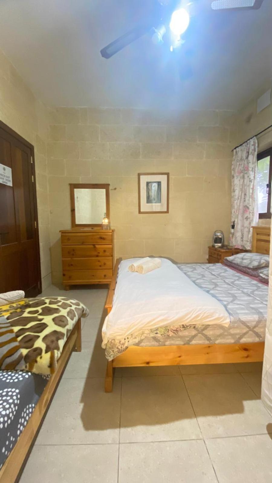 Sunny Gozo Getaway Pool & Easy Check-In Bed and Breakfast Ghajn il-Kbira  Buitenkant foto