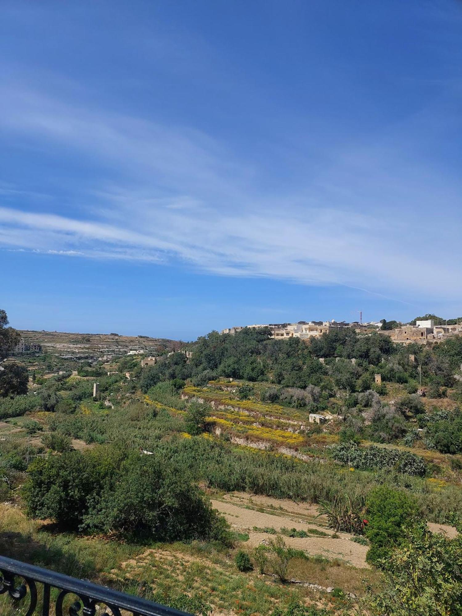 Sunny Gozo Getaway Pool & Easy Check-In Bed and Breakfast Ghajn il-Kbira  Buitenkant foto